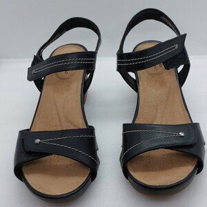 Clarks Open Toe Black Sandals Ankle Strap Women's Shoes Size 6
